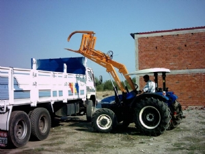 TT 55 New Holland traktr e tomruk ykleyici