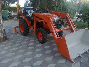 Traktör ön yükleyici kepçe KUBOTA ürün resmi