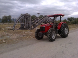 Massey 2635 traktr kepe / canl tarm i