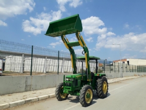 Johndeere traktr n ykleyici kepe